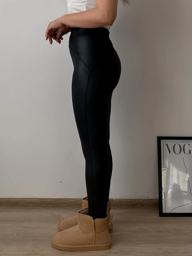 Calça Legging de Couro com Lã