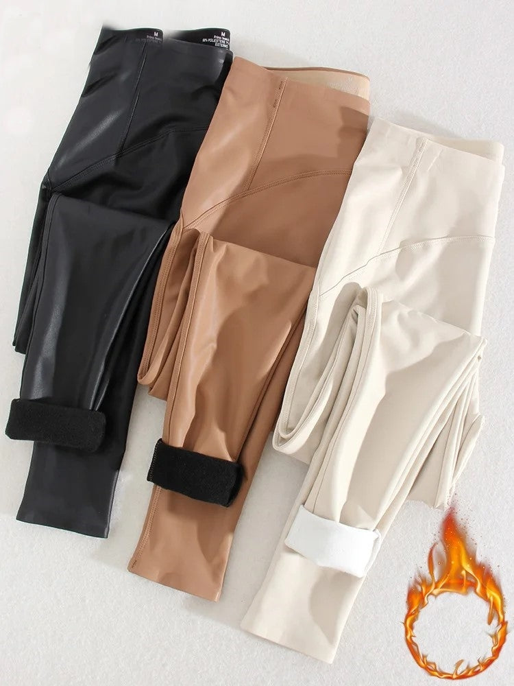 Calça Legging de Couro com Lã