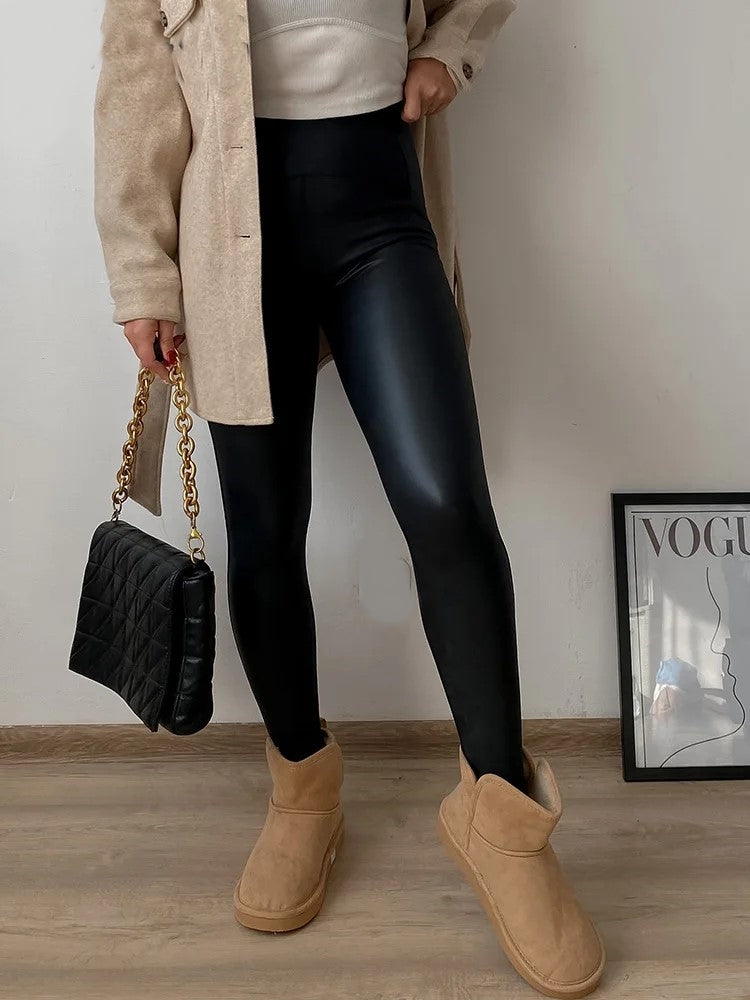 Calça Legging de Couro com Lã