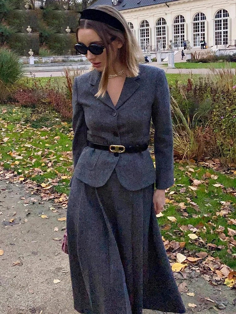 Conjunto de Blazer e Saia Midi
