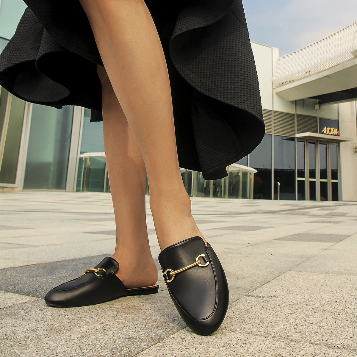 Mule Feminina com Fivela