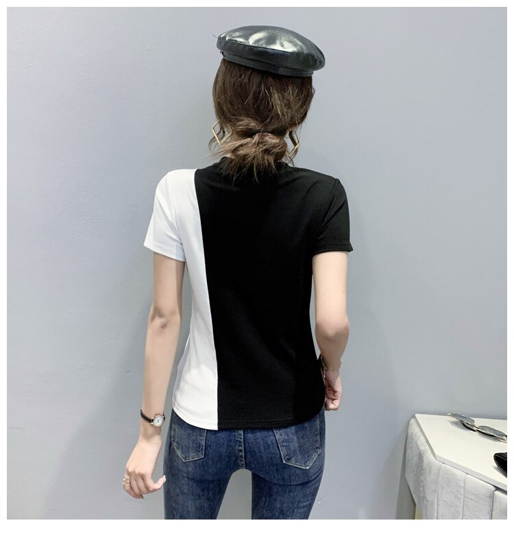Camiseta Geométrica Branco e Preto