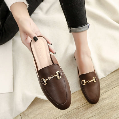 Chinelo em Couro com Fivela