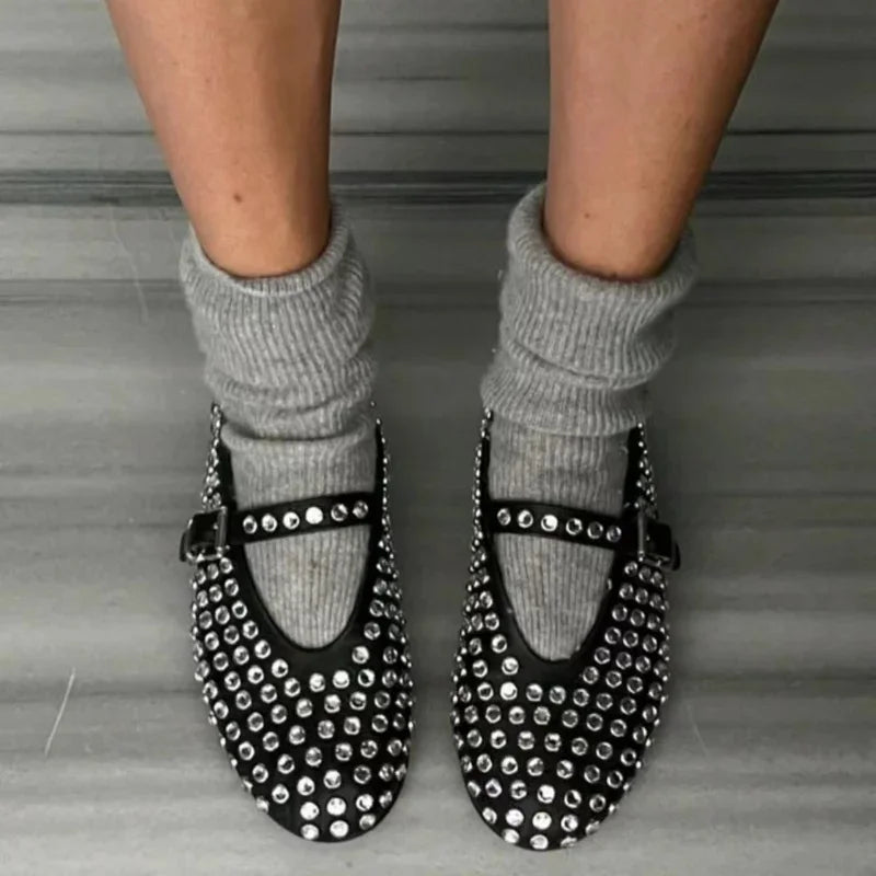 Sapatilha Feminina com Strass e Rebites