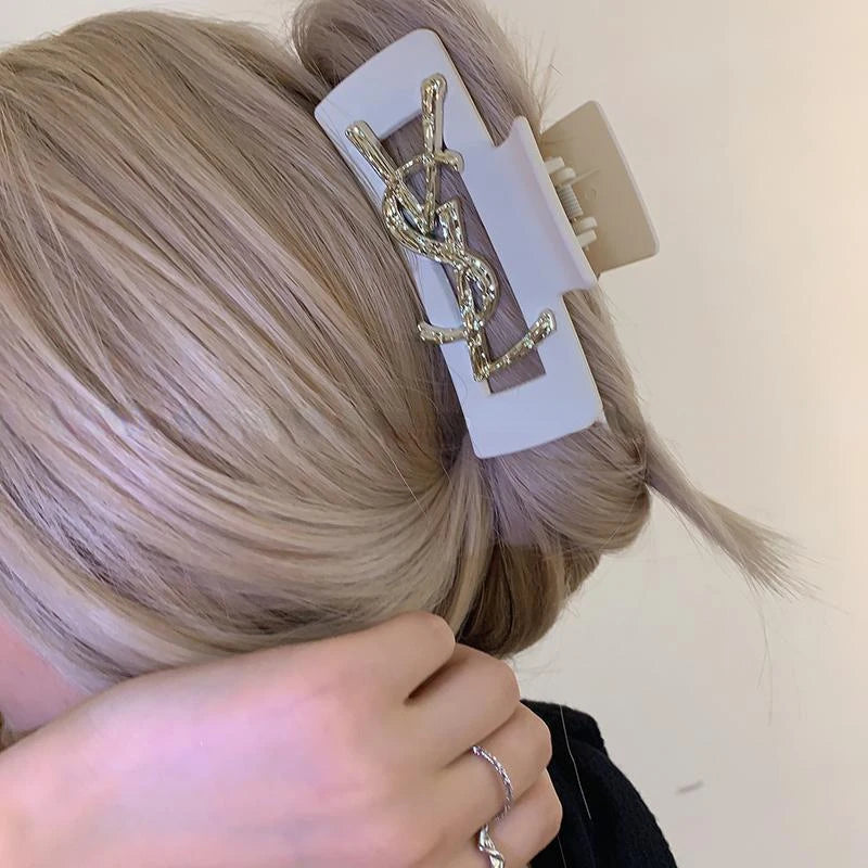Prendedor de Cabelo com Letras YSL