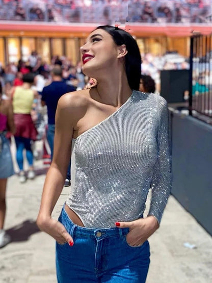 Blusa Prata com Design Assimétrico