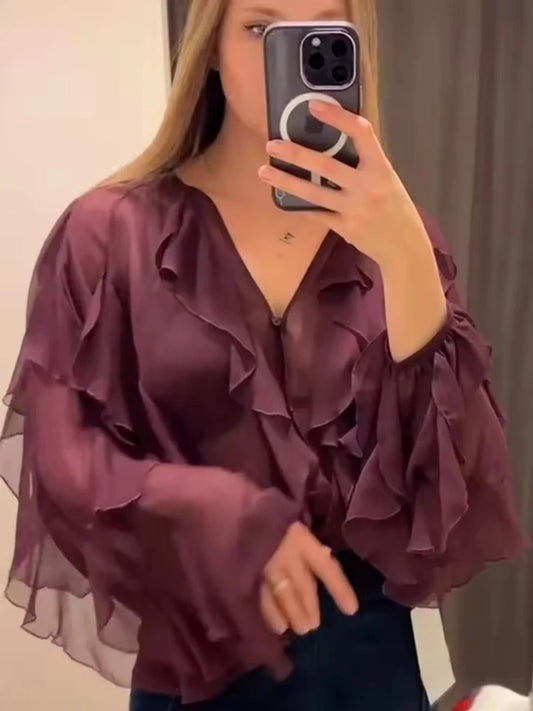 Camisa com Babados e Transparência