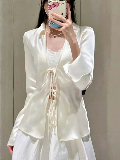 Blusa em Cetim com Lacinhos