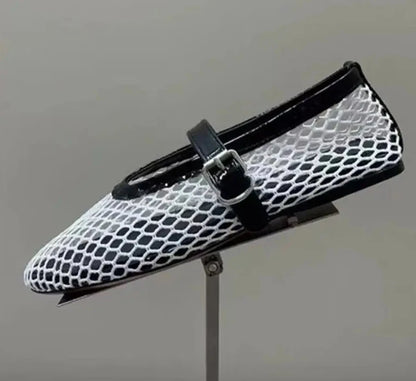 Sapatilha de Tela com Fivela
