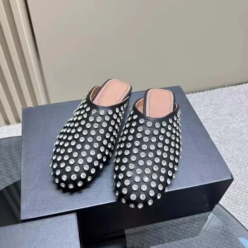 Mule Feminina Punk com Rebites