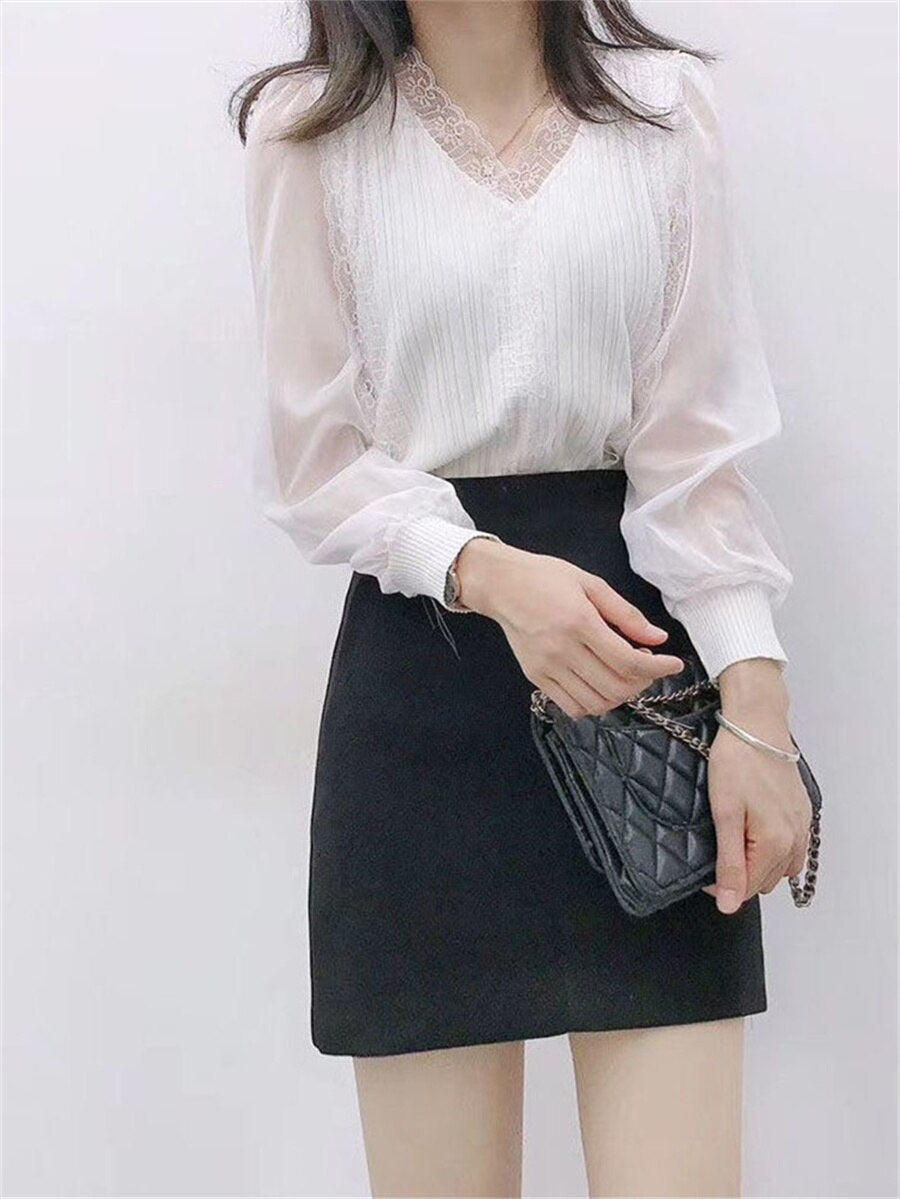Blusa de Renda Manga Comprida com Decote em V. - Lindas & Cia Shop