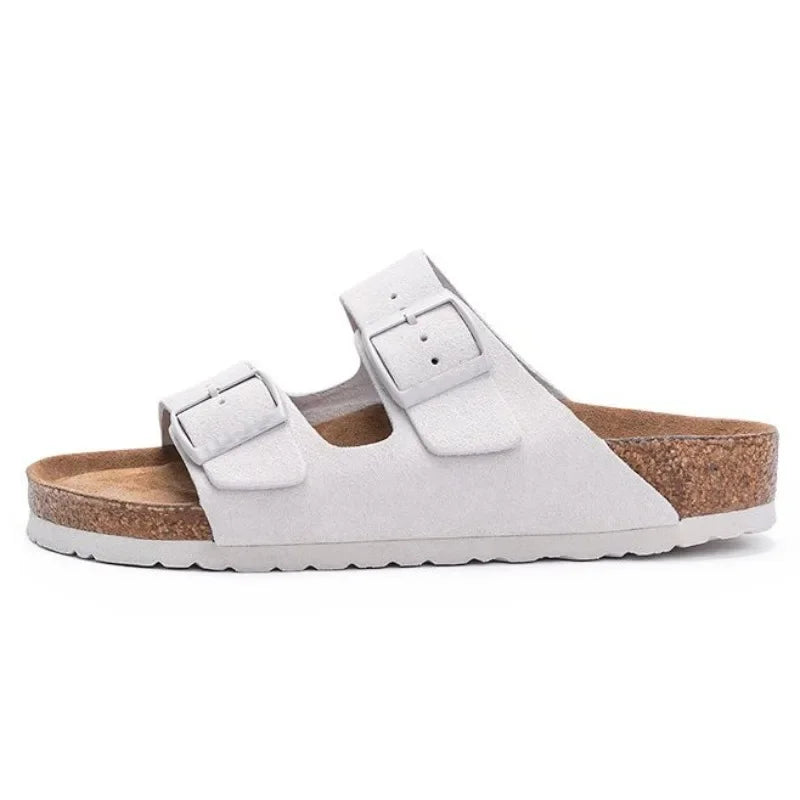 Chinelo de Camurça com Fivelas