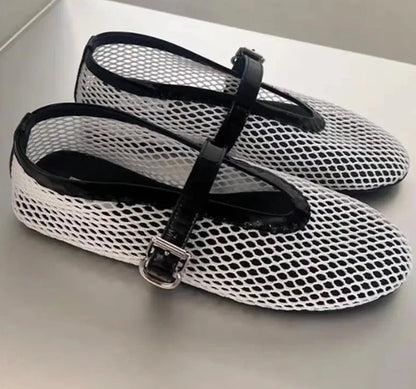 Sapatilha de Tela com Fivela