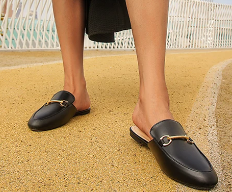 Mule Feminina com Fivela