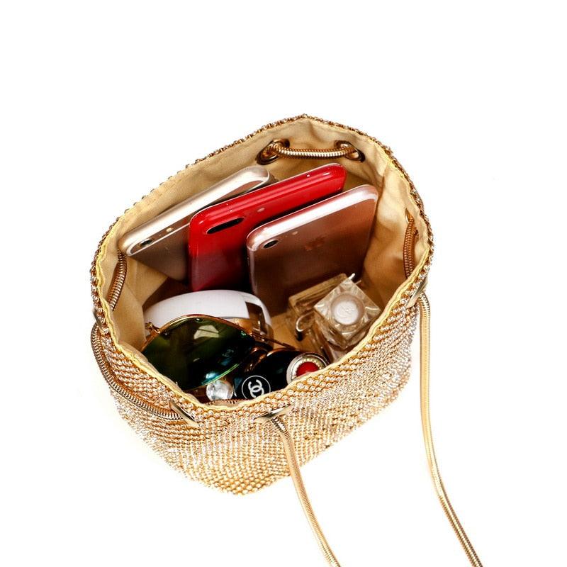 Bolsa Clutch de Luxo com Diamantes e Corrente. - Lindas & Cia Shop