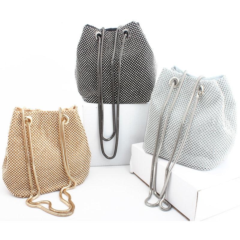 Bolsa Clutch de Luxo com Diamantes e Corrente. - Lindas & Cia Shop