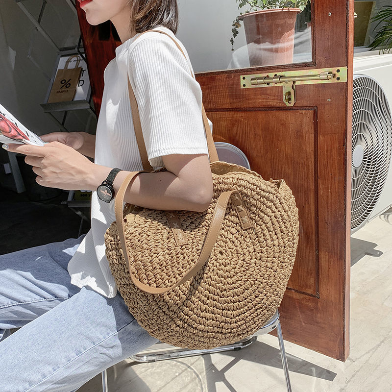Bolsa de Palha Redonda Feita à Mão. - Lindas & Cia Shop